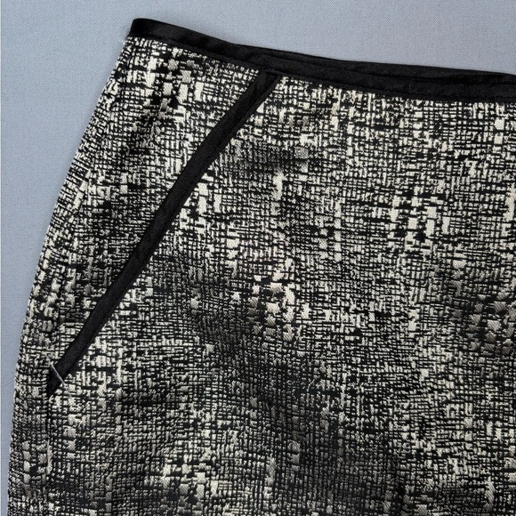 Forever 21 Metallic Gold & Black High Rise Hot Shorts - Picture 4 of 6